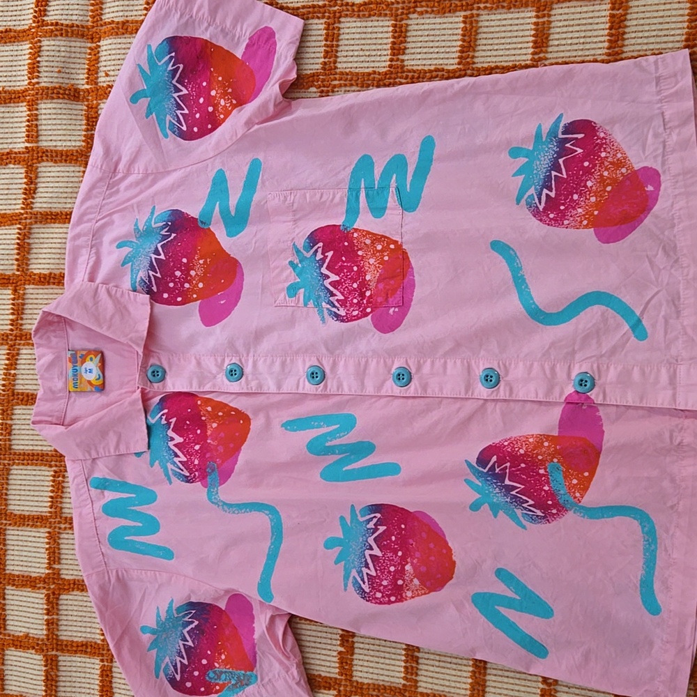 Mokuyobi Unisex Strawberry Shirt NWOT M - Picture 2 of 4